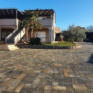 apartmani-barbalic.primorje-gorskikotar.com/