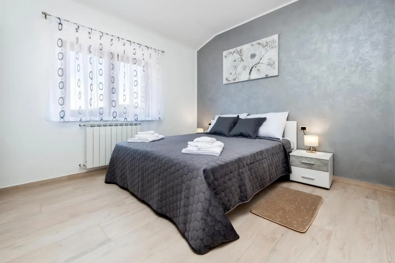 Comfort Apartments Karla Rovigno 0*,  Croazia