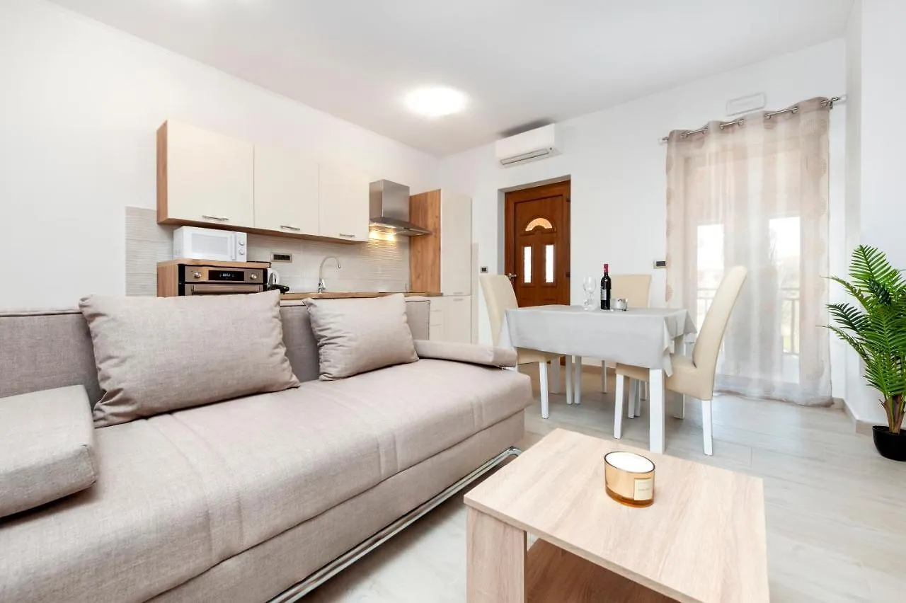 Comfort Apartments Karla Rovigno