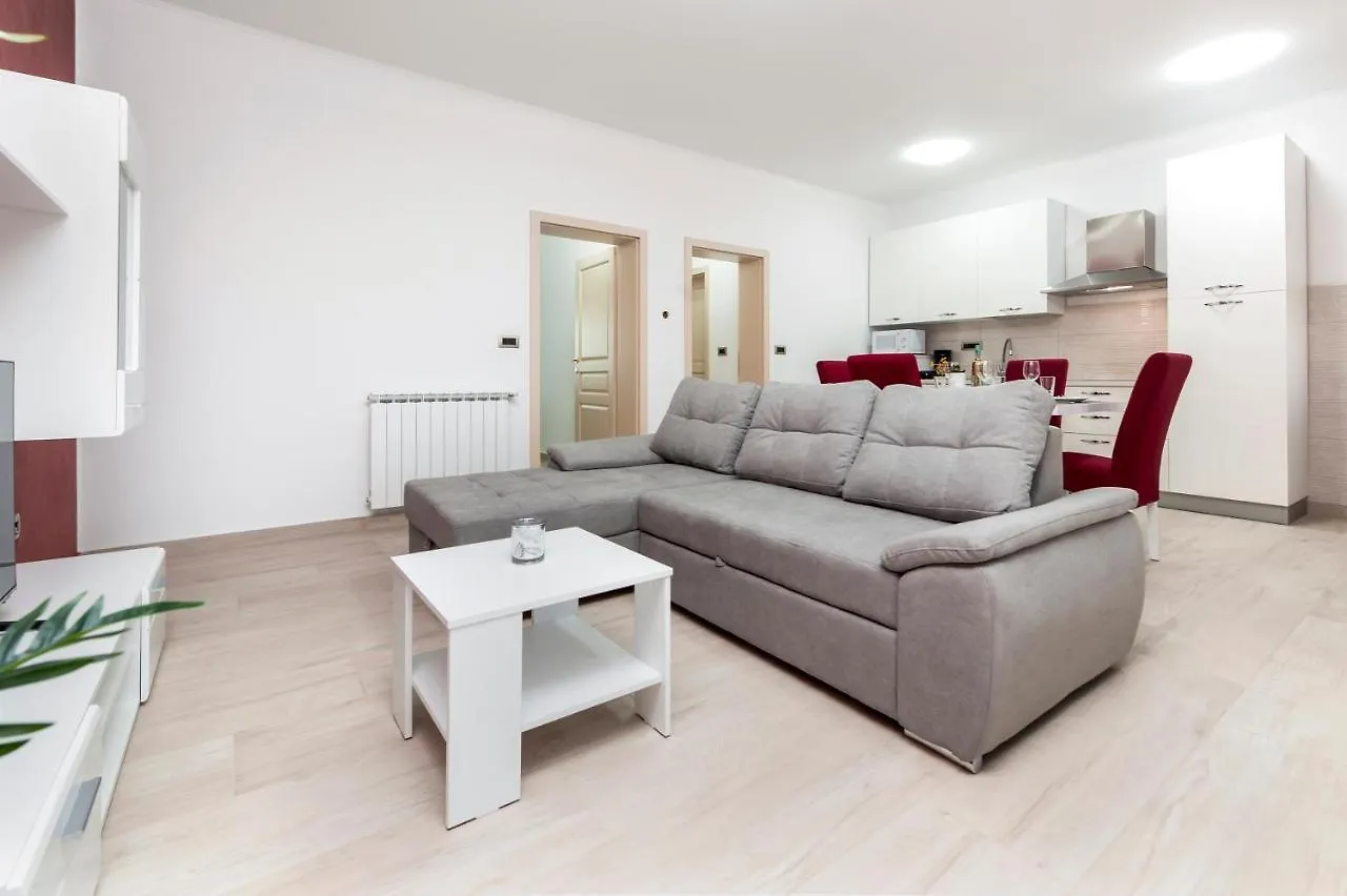 Comfort Apartments Karla Rovigno 0*,